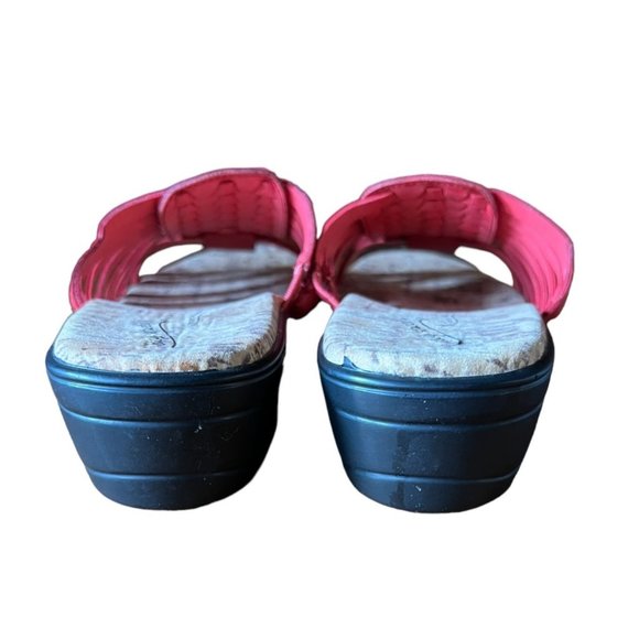 Easy Street Comfort Wave Red Upper Sandal Women Size 6.5 - Picture 7 of 8